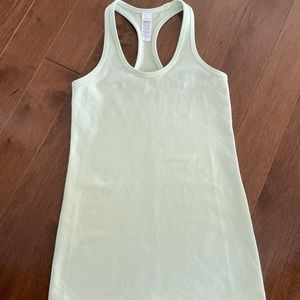 ivivva tank // light green // 12